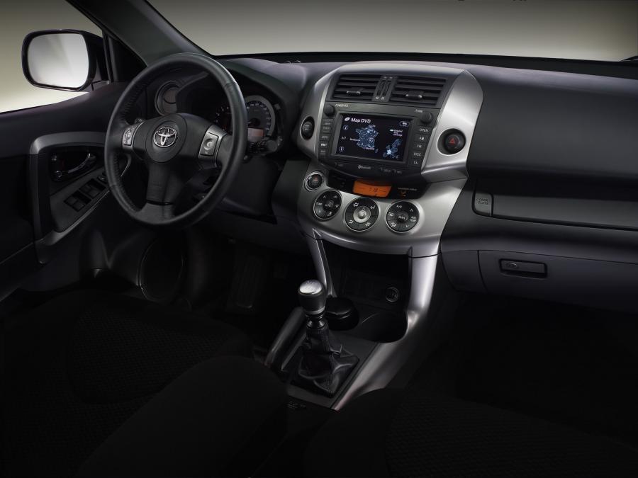  Toyota RAV4 2005 года  (фото 6 из 172)
